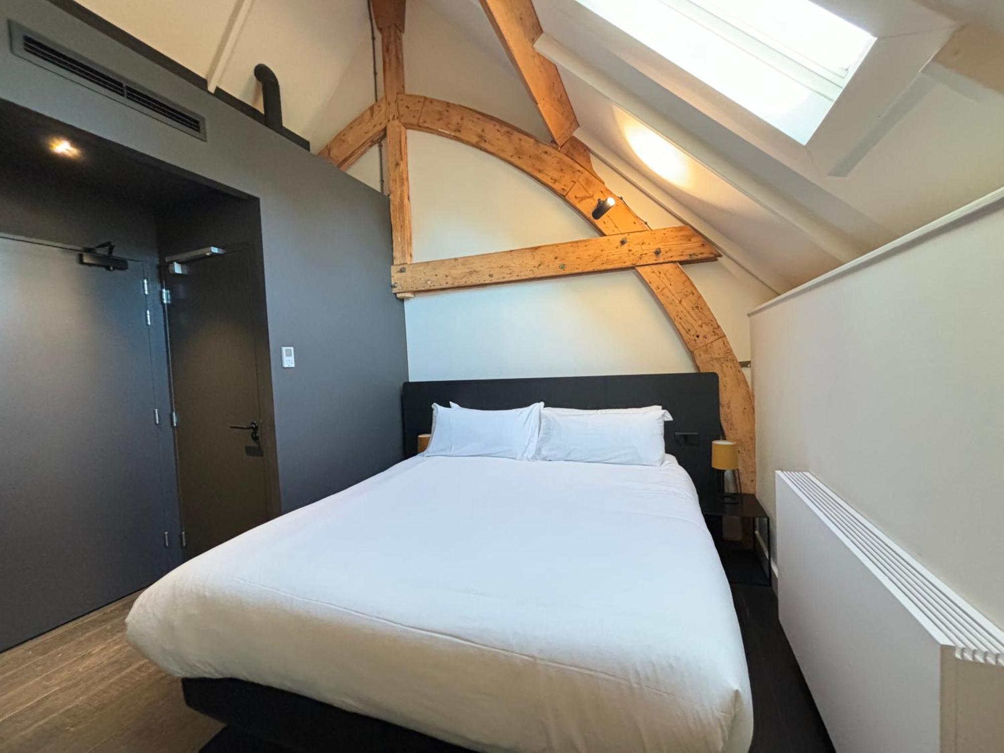 Kazerne Hotel - Member Of Design Hotels 에인트호번 객실 사진