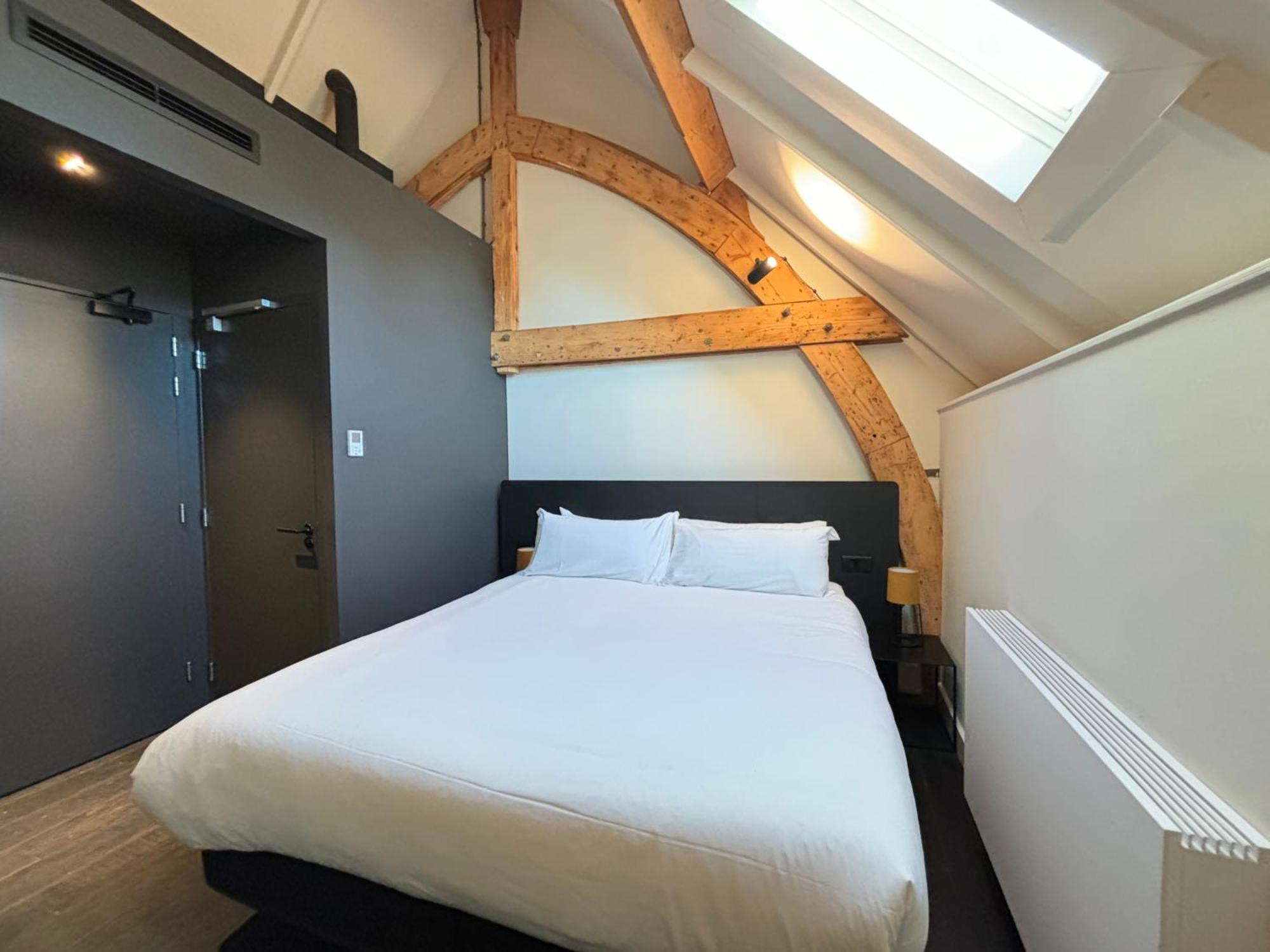 Kazerne Hotel - Member Of Design Hotels 에인트호번 객실 사진